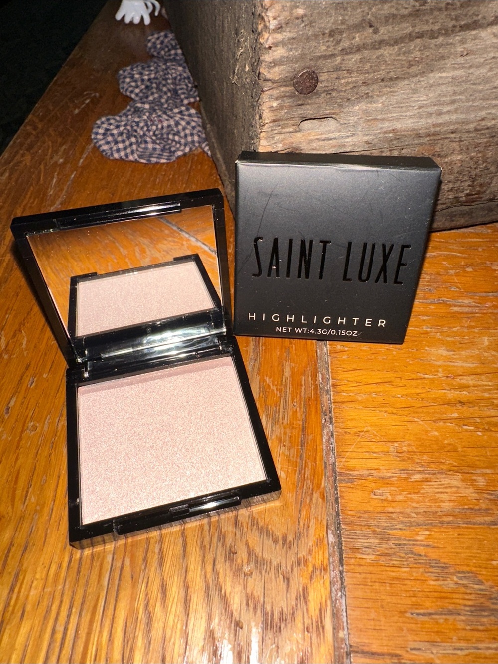 Saint Luxe Shimmering Pink Highlighter